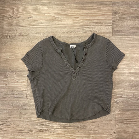 garage crop tee - Picture 4 of 4